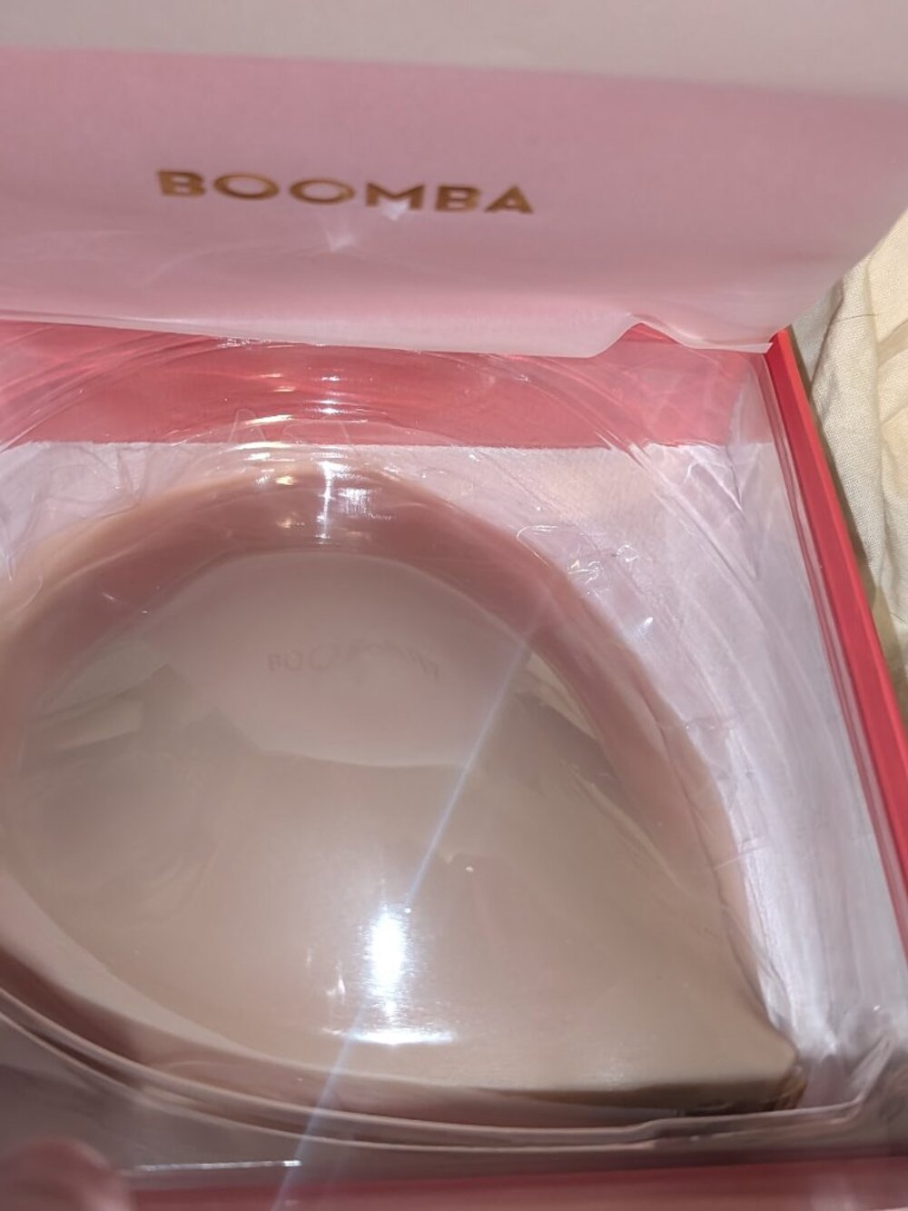 New Boxed BOOMBA Invisibra - Beige - Womens Size D - Picture 2 of 5